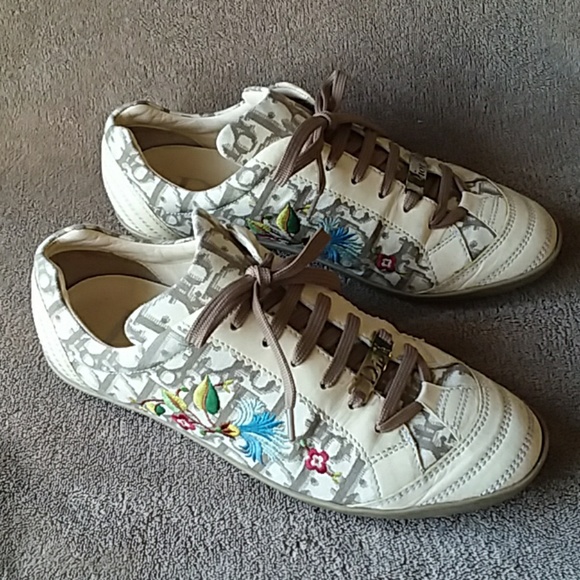 Dior Shoes - DIOR WOMAN'S EMBROIDERED SNEAKERS